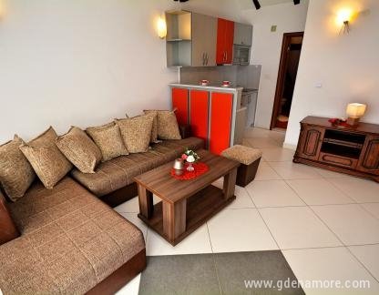 Cattaroom Apartments, , Magán szállás a községben Donji Stoliv, Montenegró